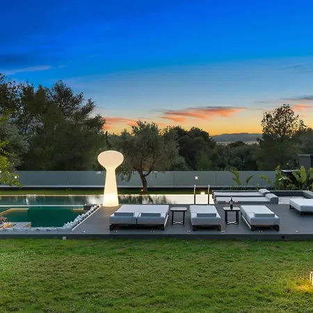 Chania Lux With Heated Pool